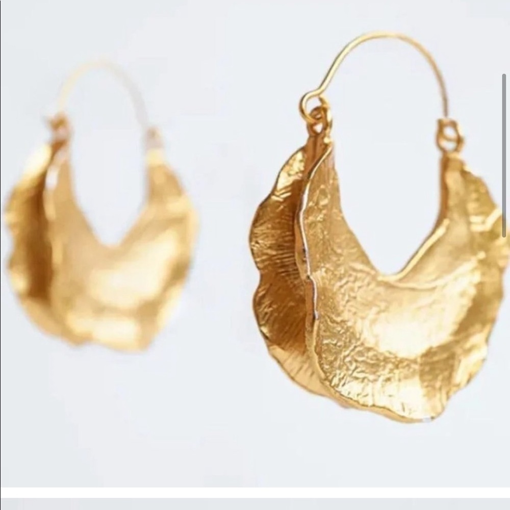 New! Zara Textured Hoop Earrings - Picture 4 of 8